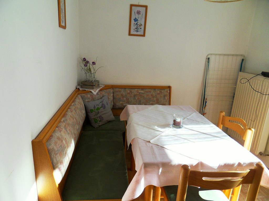 Apartamento Haus Waldblick Weissensee Exterior foto