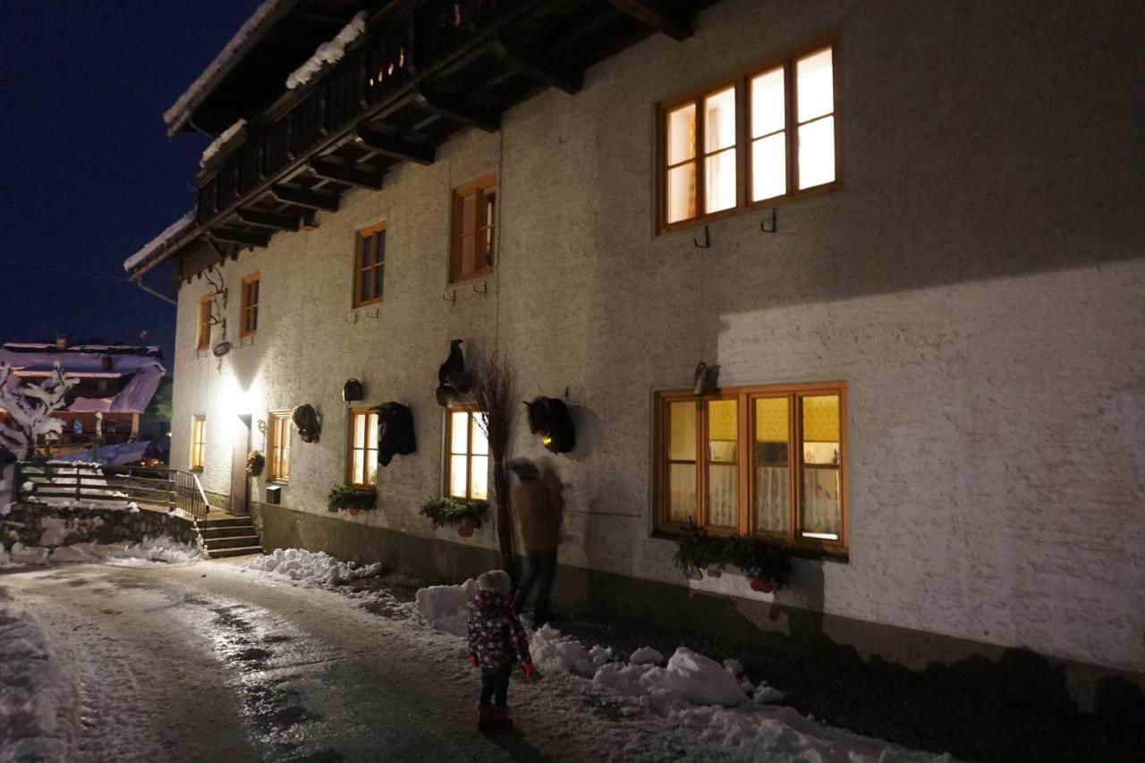 Apartamento Haus Waldblick Weissensee Exterior foto