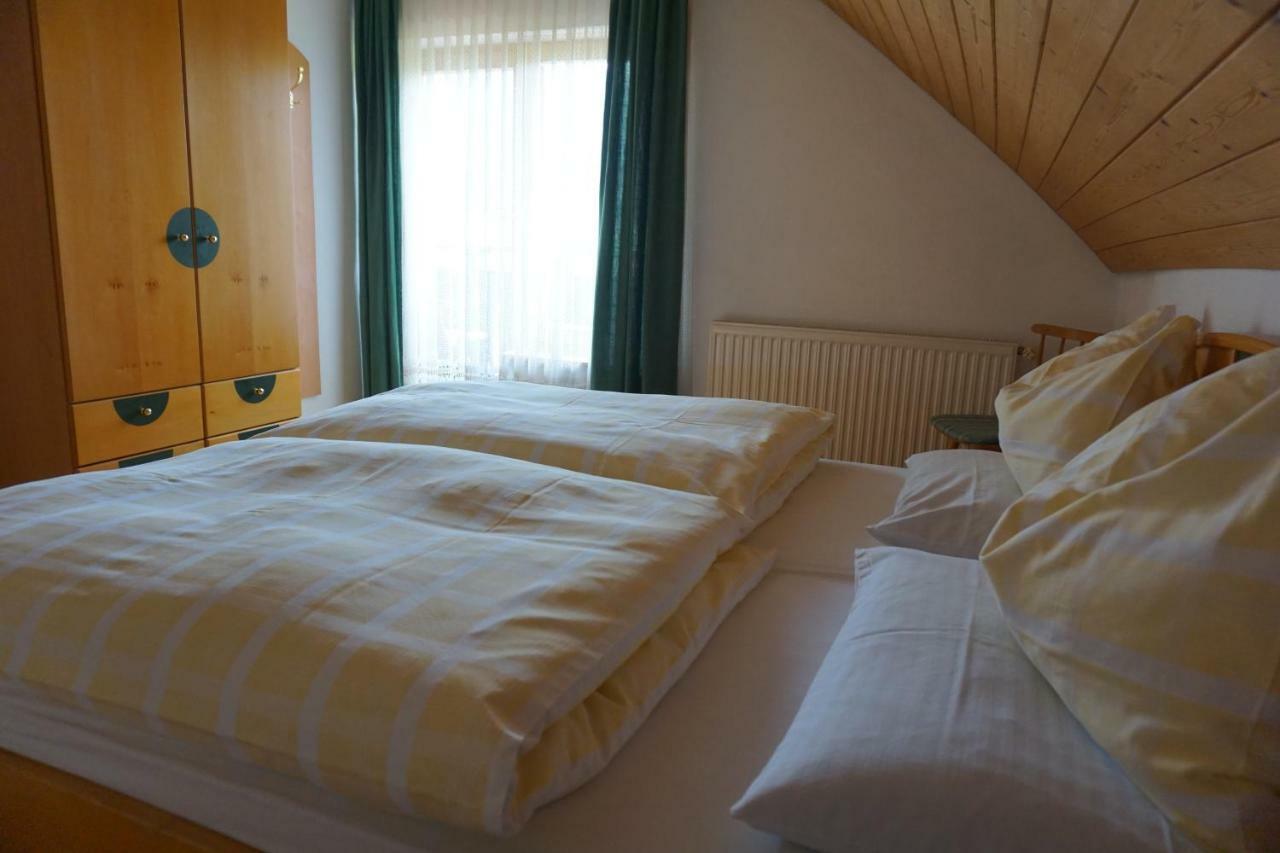 Apartamento Haus Waldblick Weissensee Exterior foto