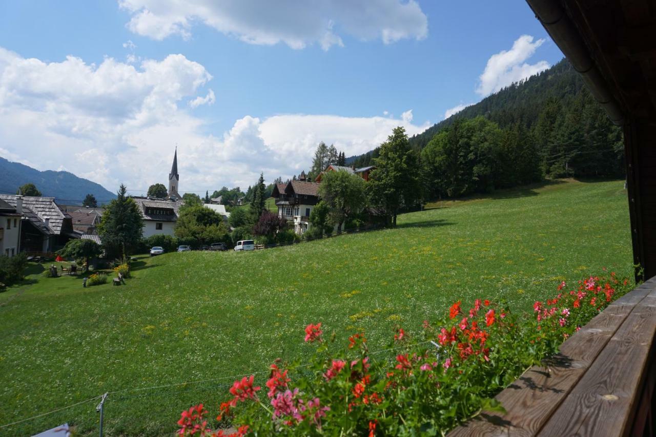 Apartamento Haus Waldblick Weissensee Exterior foto