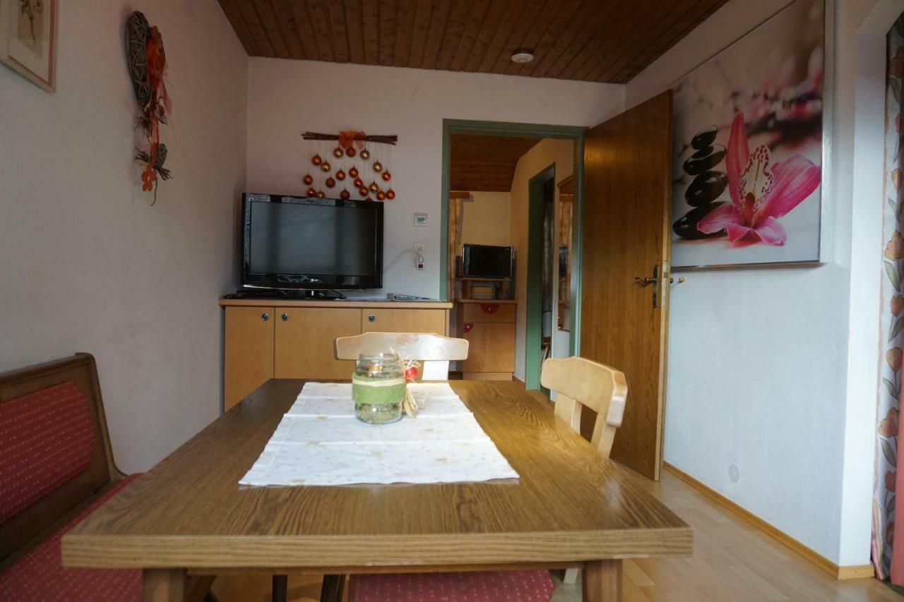 Apartamento Haus Waldblick Weissensee Exterior foto