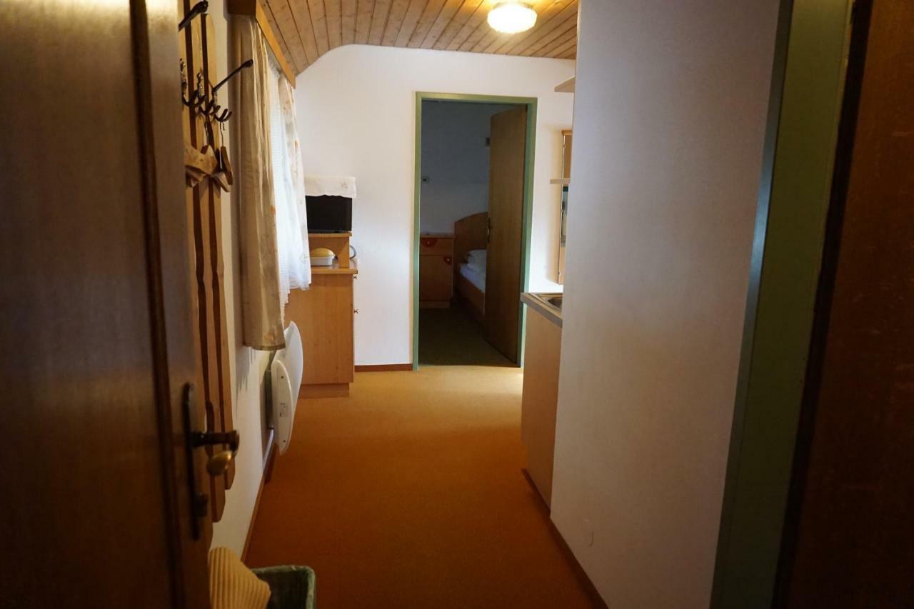 Apartamento Haus Waldblick Weissensee Exterior foto
