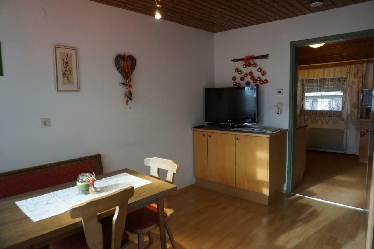 Apartamento Haus Waldblick Weissensee Exterior foto
