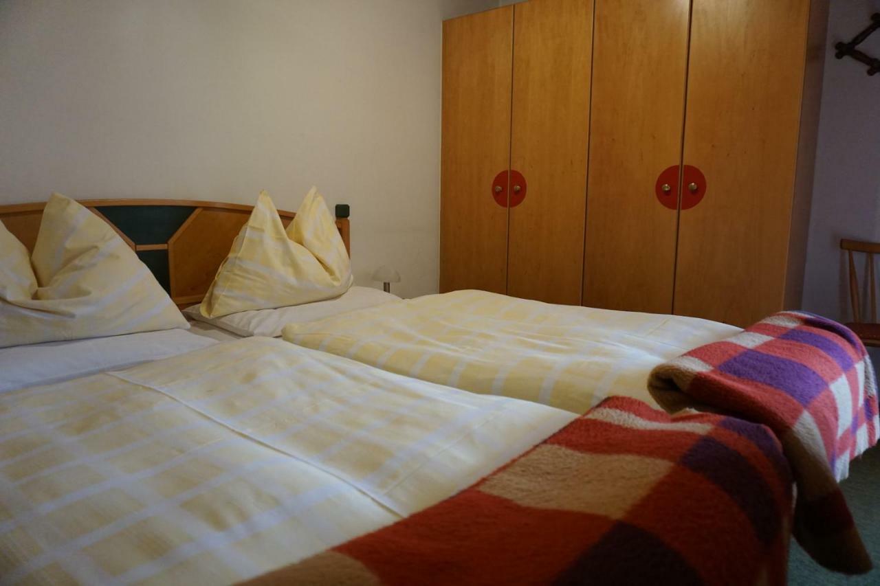 Apartamento Haus Waldblick Weissensee Exterior foto